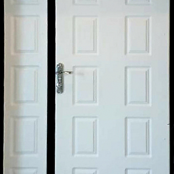 Двустворчатая дверь в частный дом (вид изнутри)