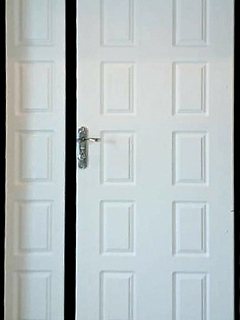 Двустворчатая дверь в частный дом (вид изнутри)