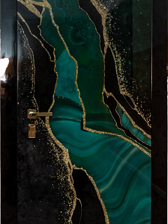 Аэрография на двери №15 Абстракция в зелёных тонах